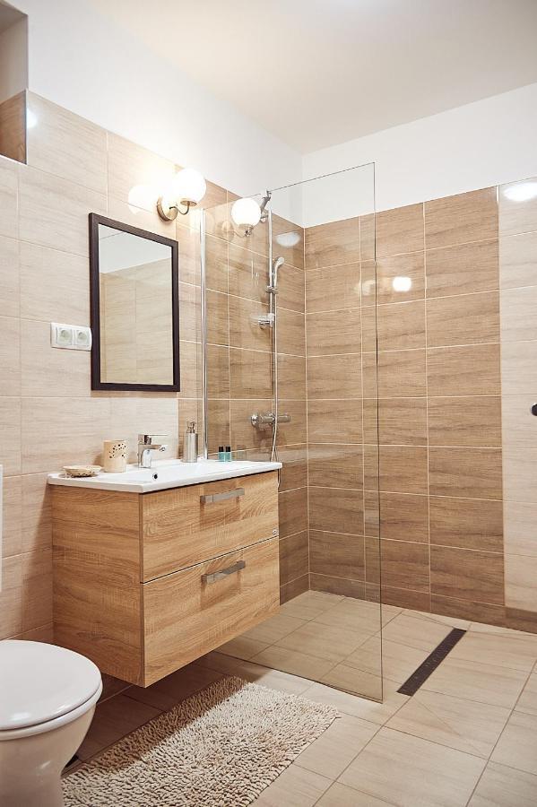 Hotel Vadvirag Vendeghaz Izsák Esterno foto