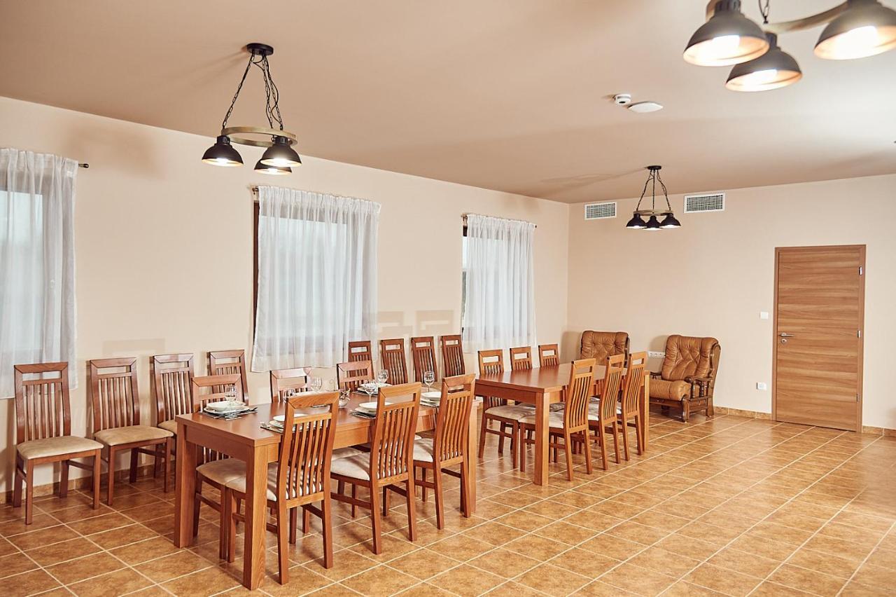 Hotel Vadvirag Vendeghaz Izsák Esterno foto