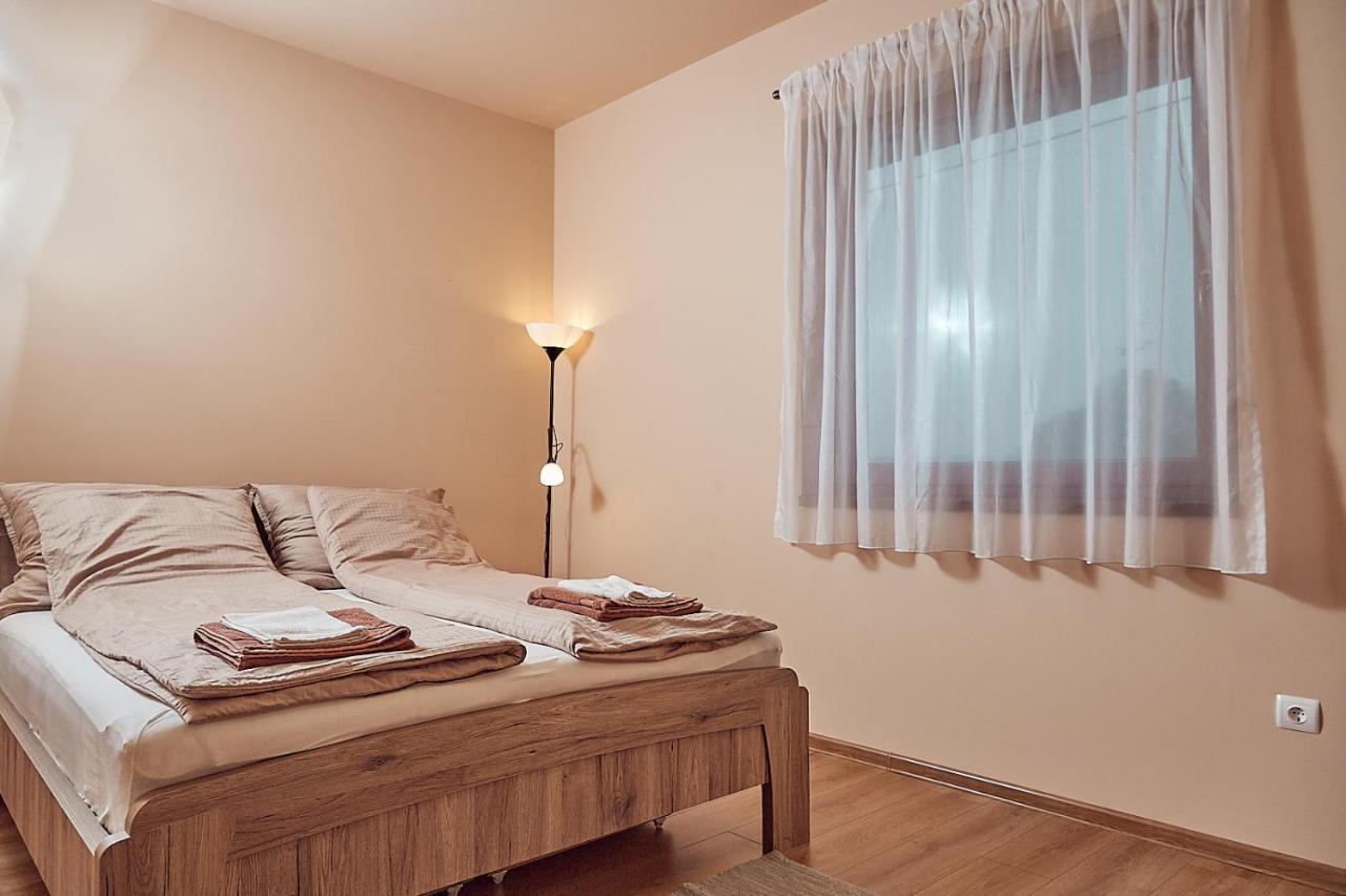 Hotel Vadvirag Vendeghaz Izsák Esterno foto
